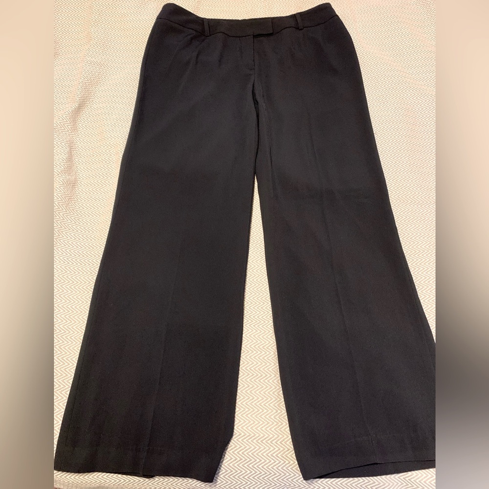 Jones Wear black stretch pants. Straight wide leg. Size 16. Like new!
